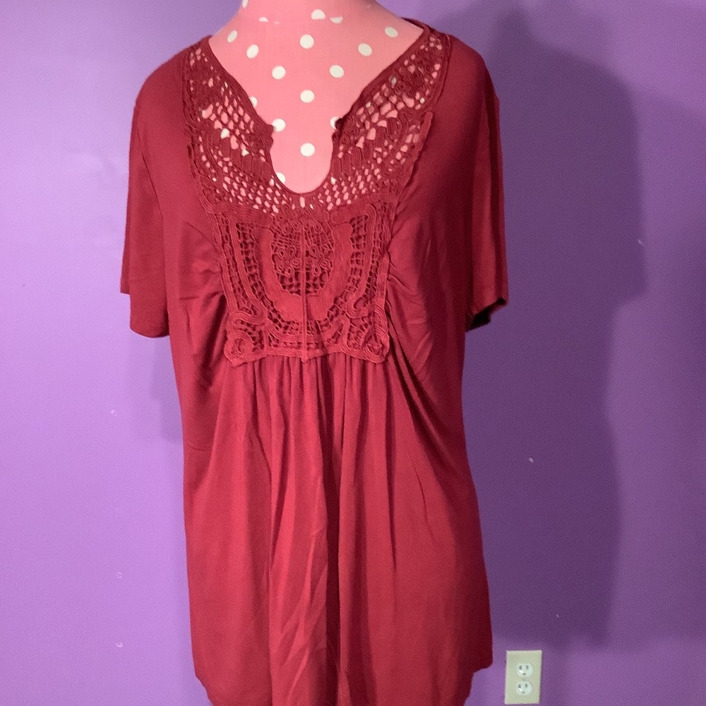 Women’s Top Maroon  Colored Top Size XL